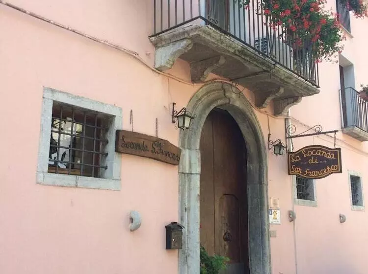 Hotelli La Locanda Di San Francesco
