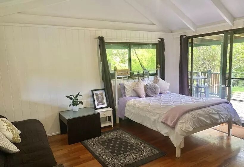 Nimbin Waterfall Retreat