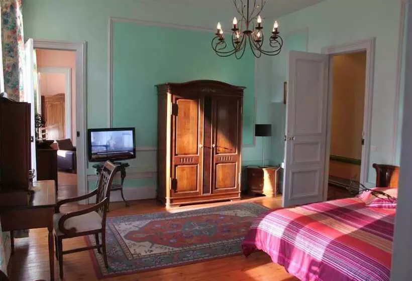 ベッドアンドブレックファースト Château Des Saveurs