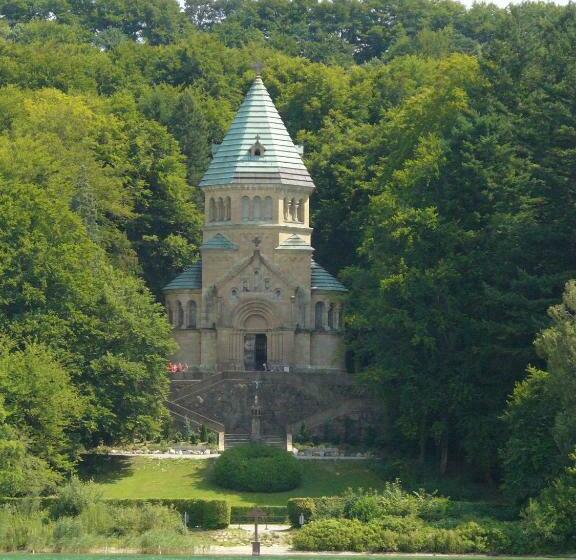 مبيت وإفطار Landgasthof Berg