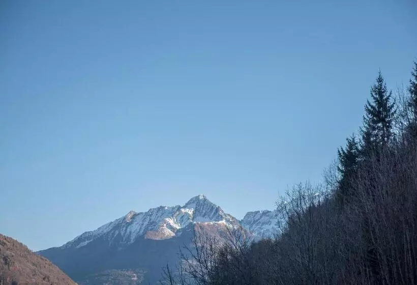 Hotelli Albergo Miramonti