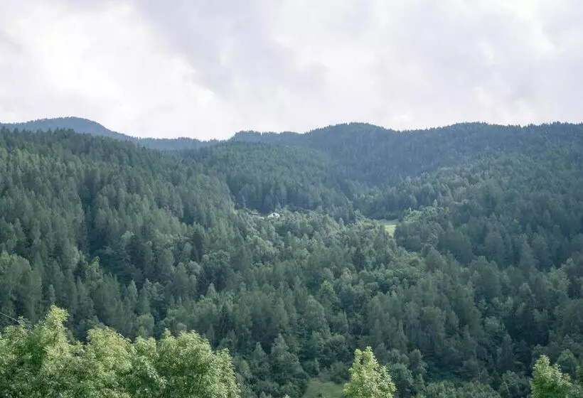 Hotelli Albergo Miramonti