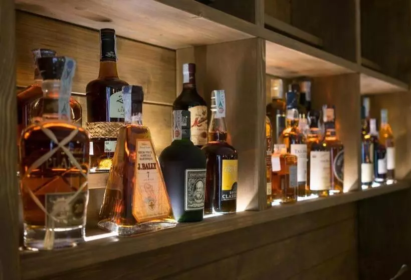 Hotelli Albergo Miramonti