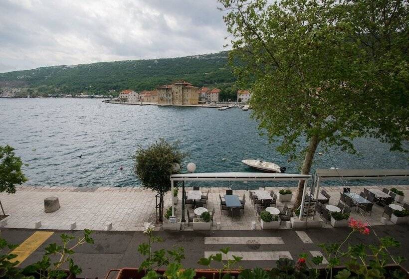 בית מלון כפרי B&b Afrodita