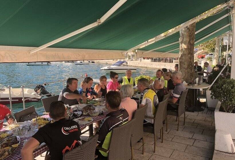 בית מלון כפרי B&b Afrodita