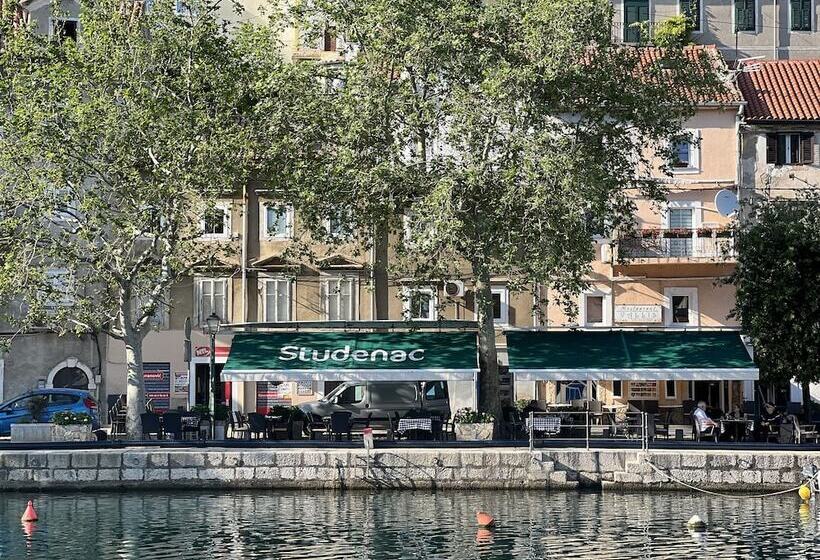 בית מלון כפרי B&b Afrodita