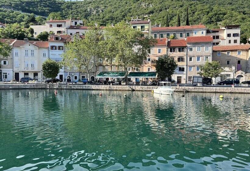 בית מלון כפרי B&b Afrodita