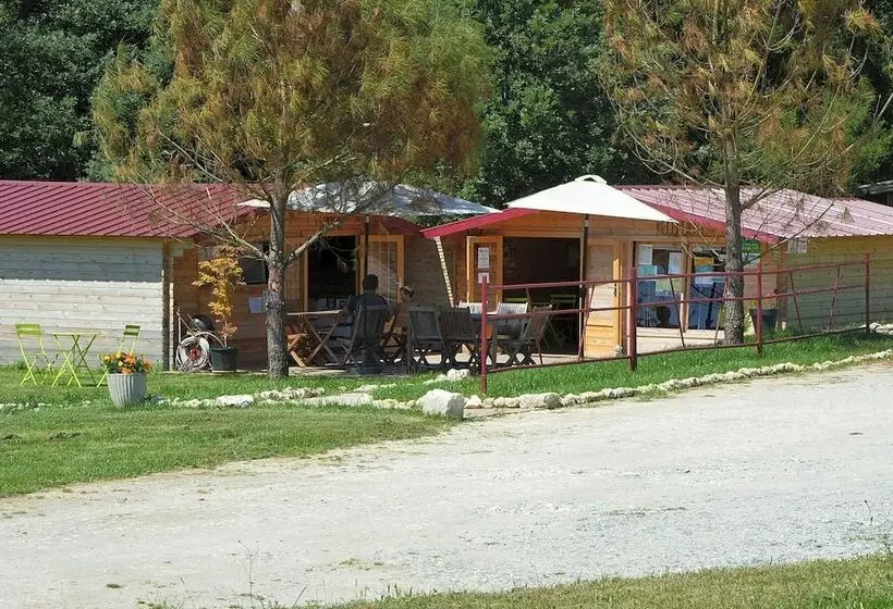 Hotelli Etang Vallier Resort Brossac