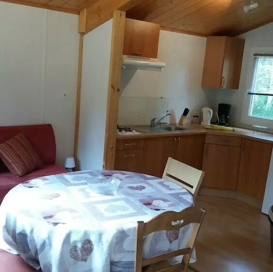 Hotelli Etang Vallier Resort Brossac