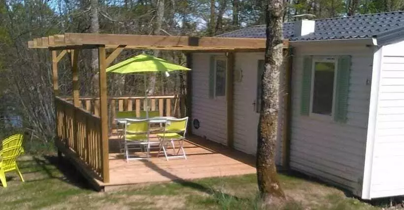 Hotelli Etang Vallier Resort Brossac