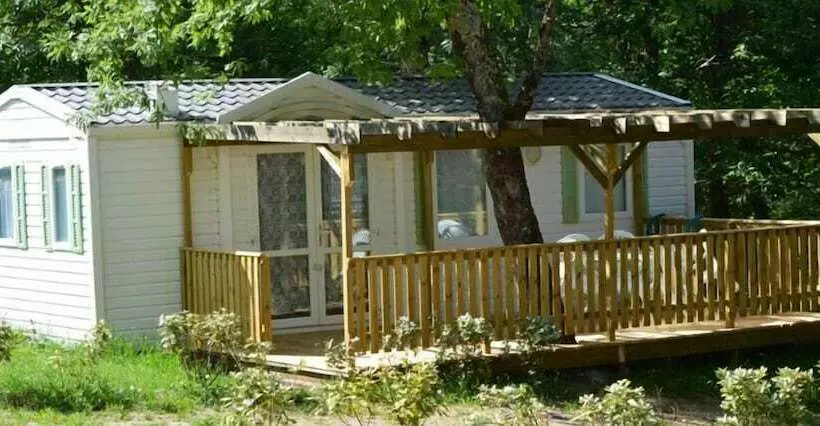 Hotelli Etang Vallier Resort Brossac