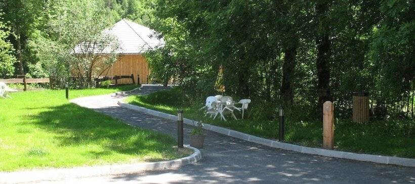 Отель Hôtel Le Val Des Sources