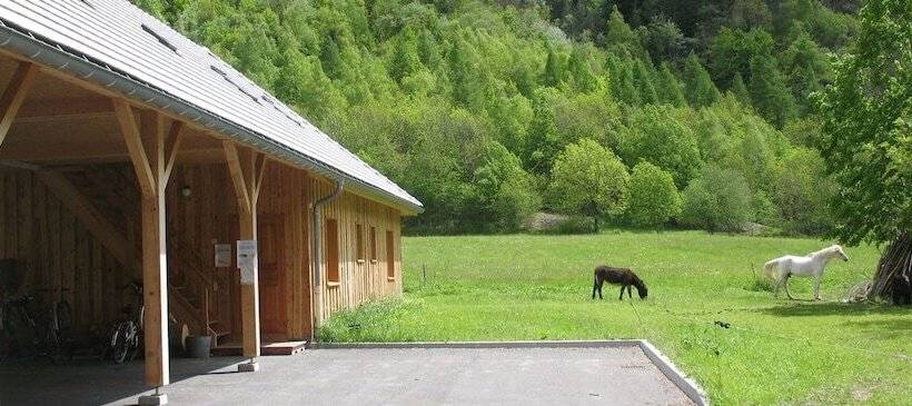 Отель Hôtel Le Val Des Sources