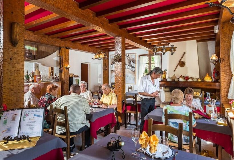 Отель Hôtel Le Val Des Sources