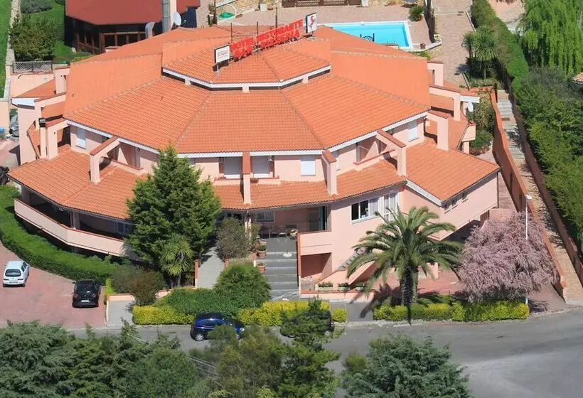 هتل Il Cavallino Rosso