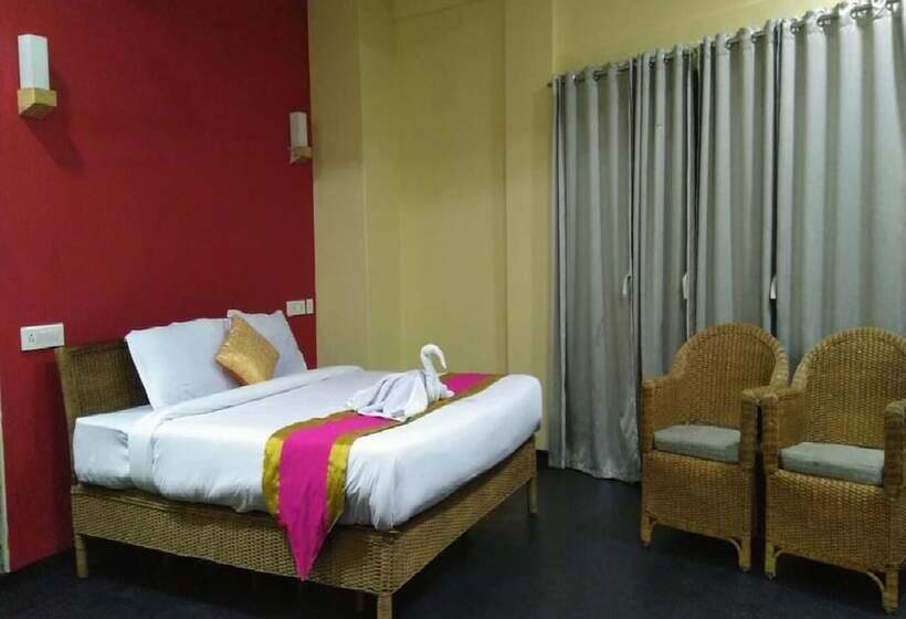 בית מלון כפרי Jungle Edge Resort