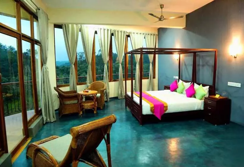 Hotelli Jungle Edge Resort