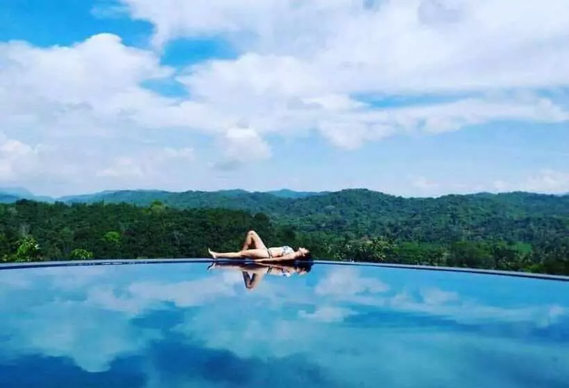 Hotelli Jungle Edge Resort