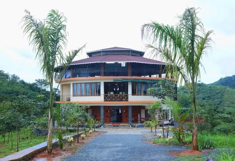 Hotelli Jungle Edge Resort