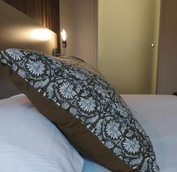 فندق Le Corbusson