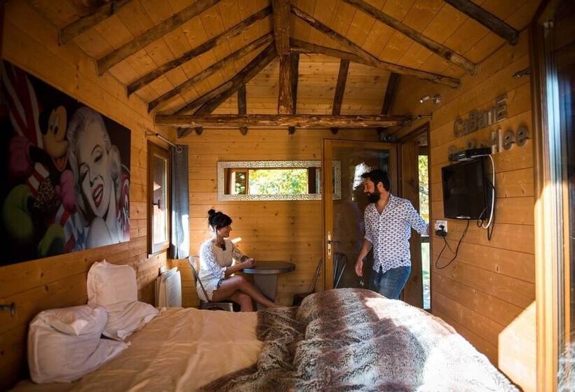 Отель Moulin De La Jarousse Les Cabanes