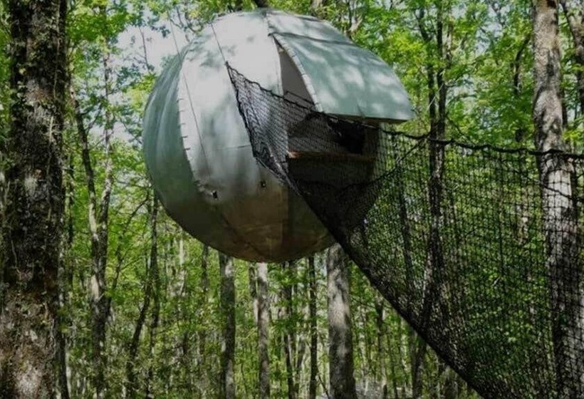 Отель Moulin De La Jarousse Les Cabanes