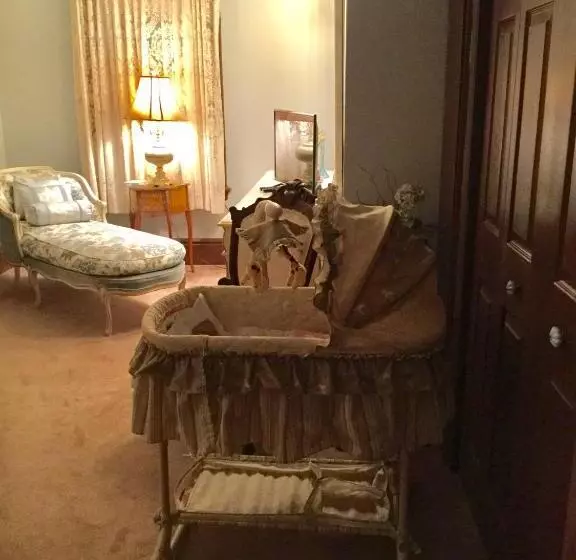 Pemberley House Bed And Breakfast