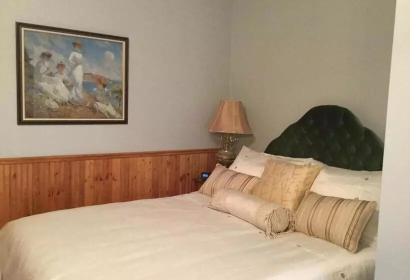 Pemberley House Bed And Breakfast