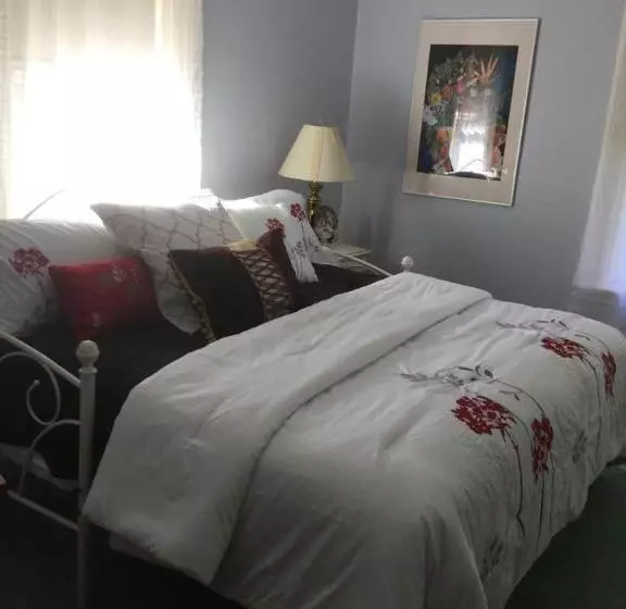 Pemberley House Bed And Breakfast