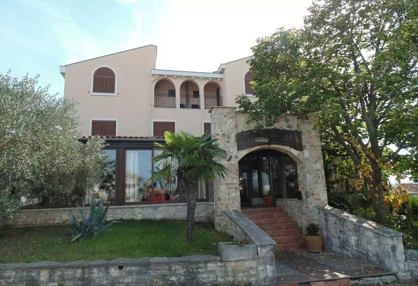 پانسیون Fortuna Hotel & Restaurant