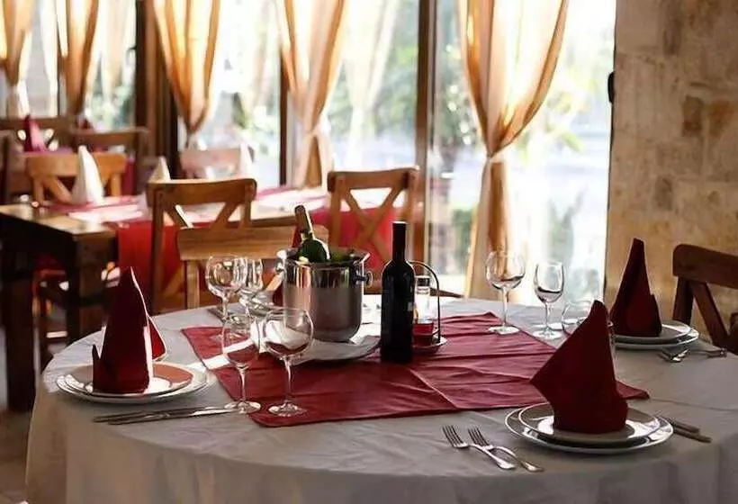 پانسیون Fortuna Hotel & Restaurant