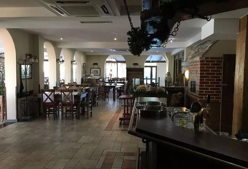پانسیون Fortuna Hotel & Restaurant