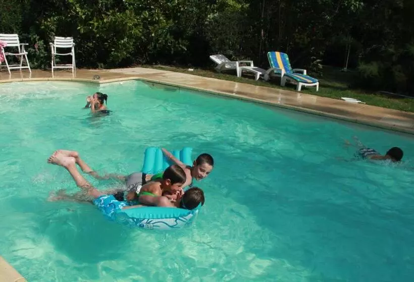 Majatalo Manoir Le Bout Du Pont