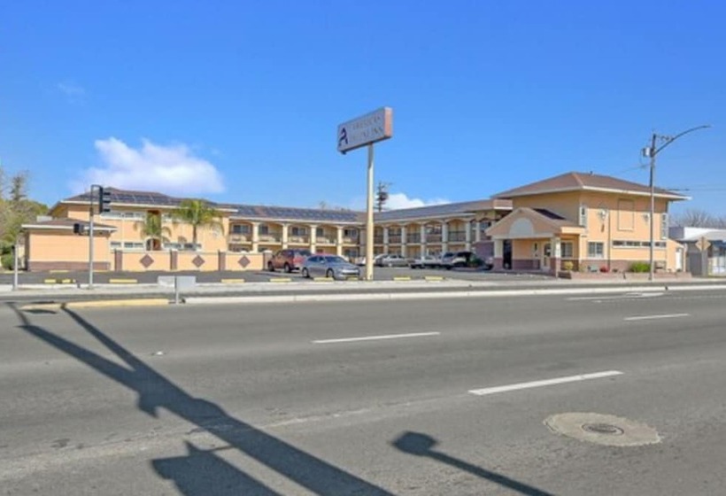 Отель Americas Deluxe Inn Marysville