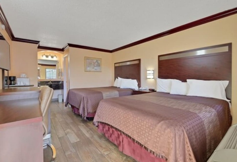 Отель Americas Deluxe Inn Marysville