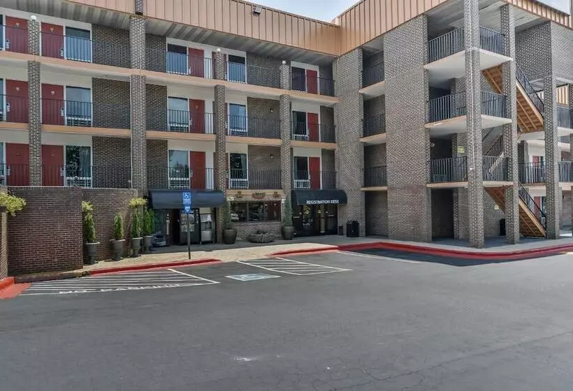 هتل Red Roof Inn Raleigh Northeast   Downtown