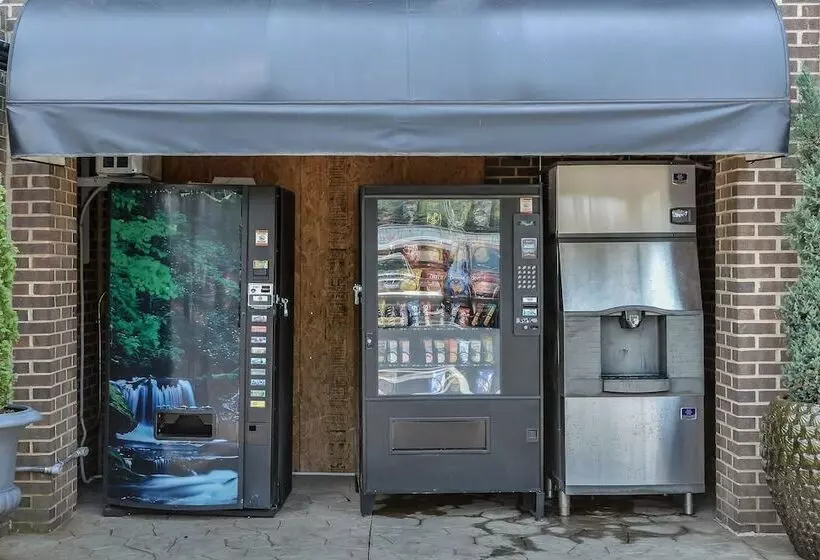 هتل Red Roof Inn Raleigh Northeast   Downtown