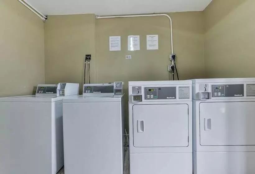 هتل Red Roof Inn Raleigh Northeast   Downtown