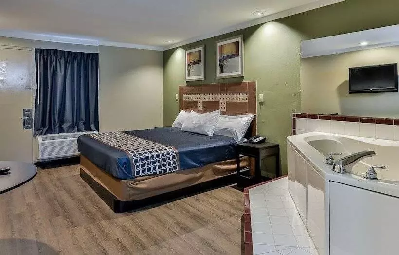 هتل Red Roof Inn Raleigh Northeast   Downtown