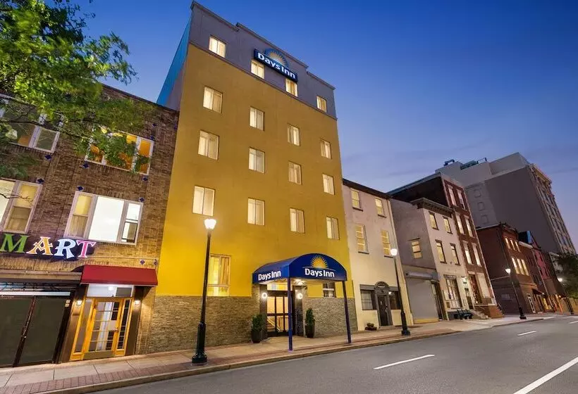 هتل Days Inn By Wyndham Philadelphia Convention Center