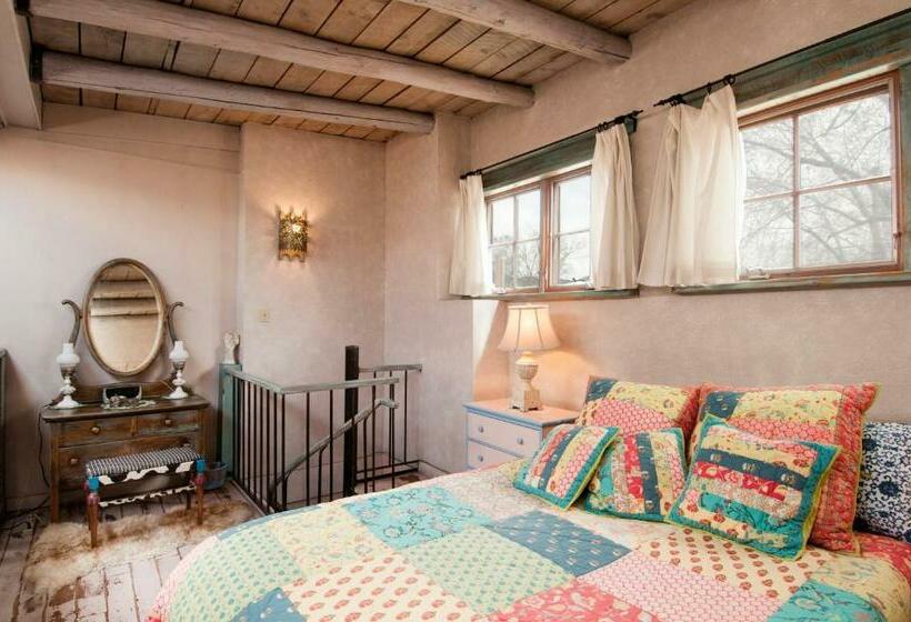 酒店 Inger Jirby Gallery & Guest Houses