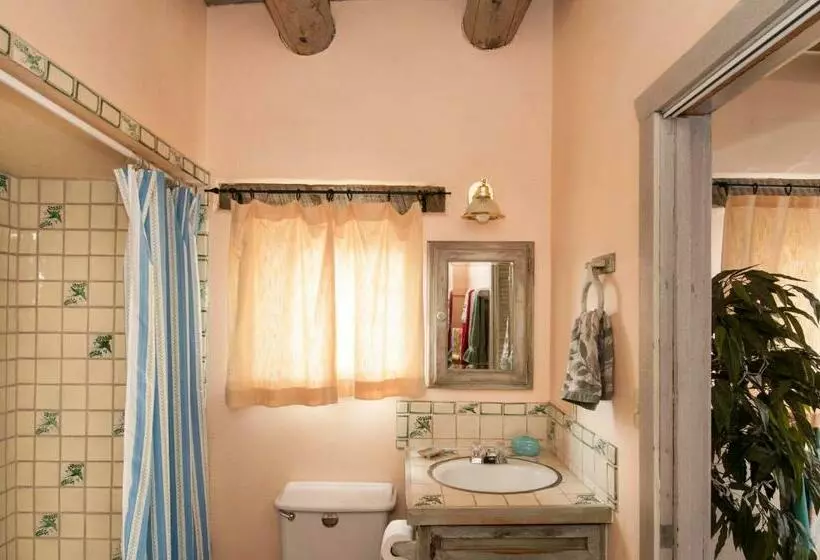 בית מלון כפרי Inger Jirby Gallery & Guest Houses