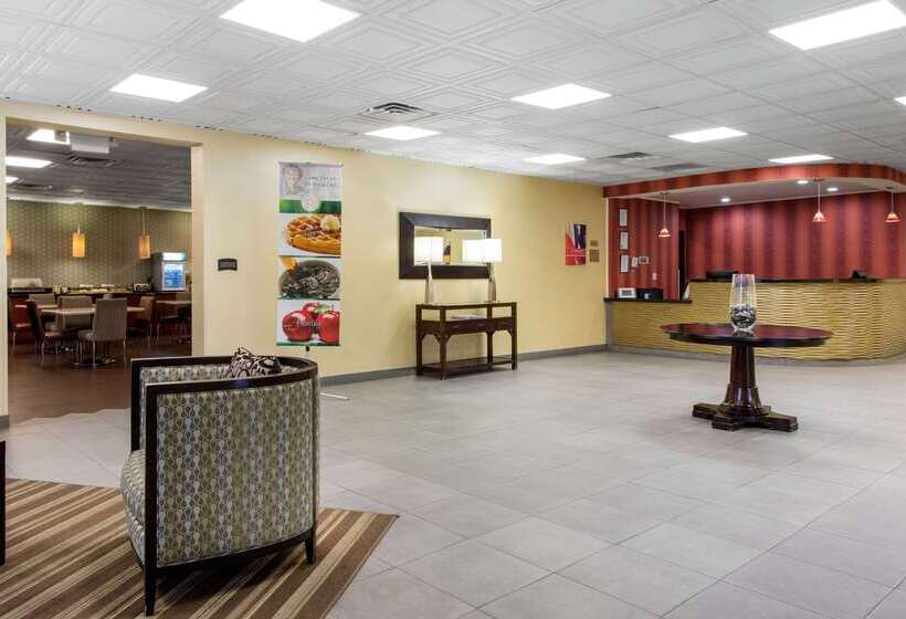 هتل Quality Inn & Suites