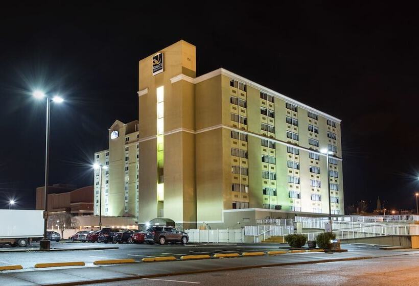 هتل Quality Inn & Suites