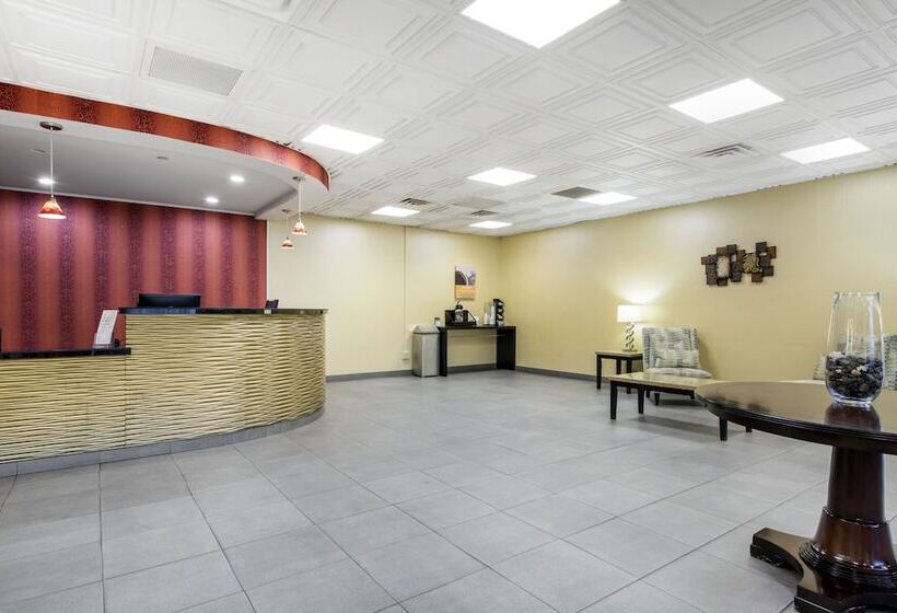 هتل Quality Inn & Suites