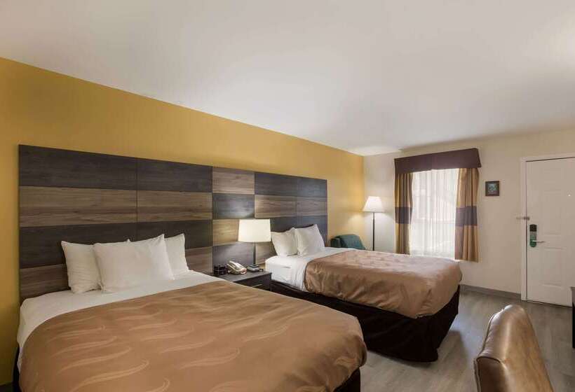 酒店 Quality Inn & Suites Near Lake Oconee