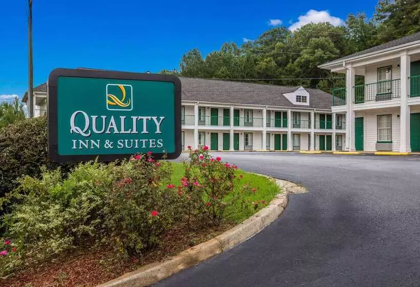 Отель Quality Inn & Suites Near Lake Oconee