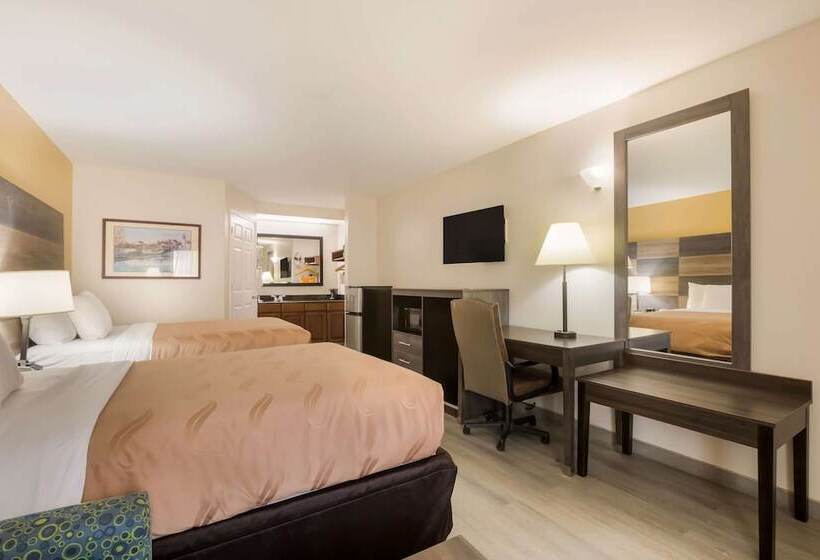 酒店 Quality Inn & Suites Near Lake Oconee