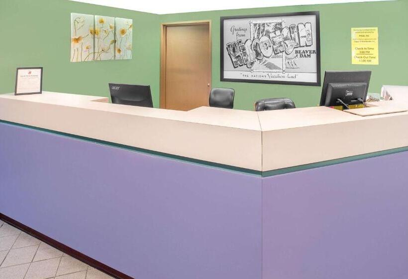 酒店 Super 8 By Wyndham Beaver Dam