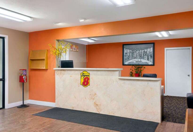 فندق Super 8 By Wyndham Brookhaven